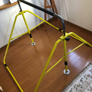 キッズ　鉄棒