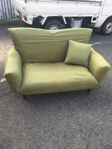 美品！ コンパクトサイズ 一人暮らしに 2人掛けソファ