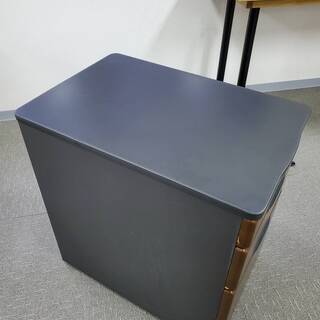 無料お譲り　キャビネット　／　3段引き出し、鍵付き、茶色の画像