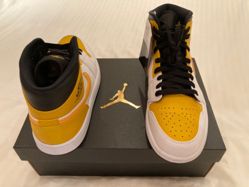 NIKE エアジョーダン 1ミッド ユニバーシティゴールド 27.5cm