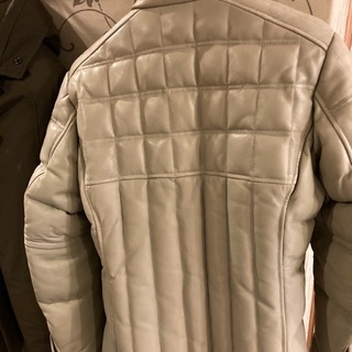 AVIREXレザーダウンジャケットの画像