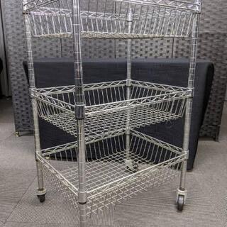 【取引中】キャスター付きメタルラック/シェルフ★引取限定でお譲りいたします★の画像