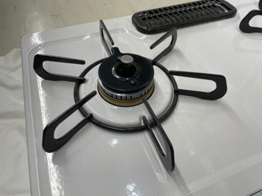 GM429【クリーニング済み】都市ガス　ガスコンロ　ホワイト　2017年製　ガステーブル　ガステーブル　2口コンロ　リサイクルショップ　ケイラック朝霞田島店　ケイラック　埼玉県　朝霞市　田島　和光市　志木市　新座市　富士見市　ふじみ野市　三芳町　戸田市　蕨市　さいたま市(岩槻以外)　川越市　所沢市　上尾市　東京都　板橋区　練馬区　清瀬市 GM429【クリーニング済み】都市ガス ガスコンロ ホワイト 2017年製