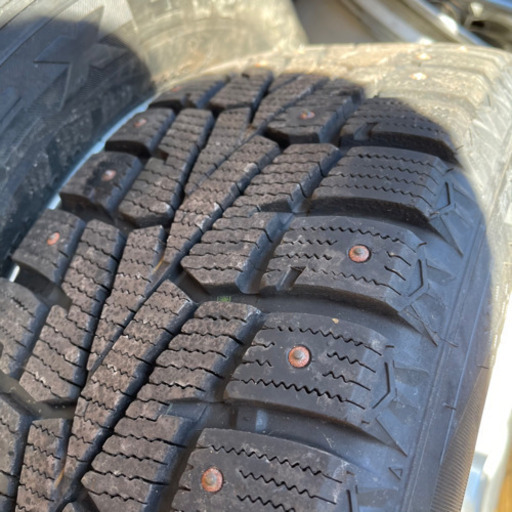 バリ効き　スパイクタイヤ　215/60R16 アルミホイール付き