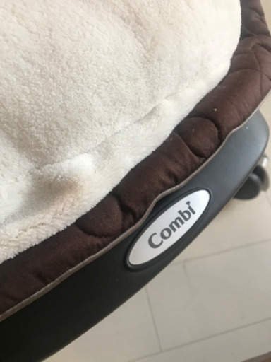 コンビ　ネムリラ　美品