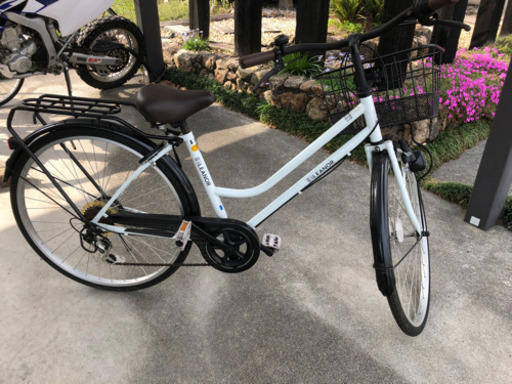 自転車26インチ白3段ギア付き