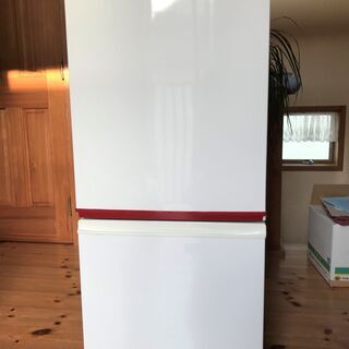 シャープの冷蔵庫１３７Lです。