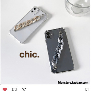 透明ケース　iPhone  チェーン付きの画像