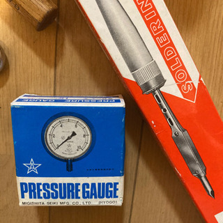 工具一式(ハンマー・ドライバー・ペンチなど)の画像