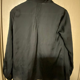 UNIQLO ブラウスの画像