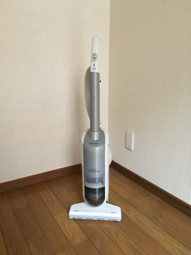 シャープほうき型電気掃除機 ①売れました