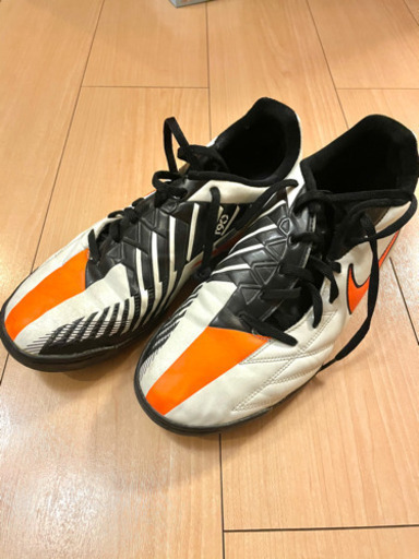 ナイキ　フットサルシューズ　25.5cm