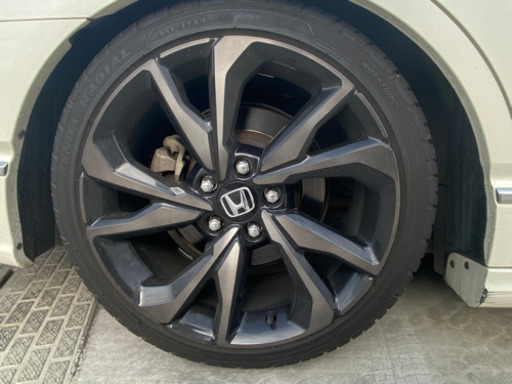 売ります 。シビック純正　FK7タイヤホイールセット。