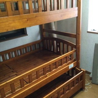 頑丈な二段ベッド無料でお譲りします。