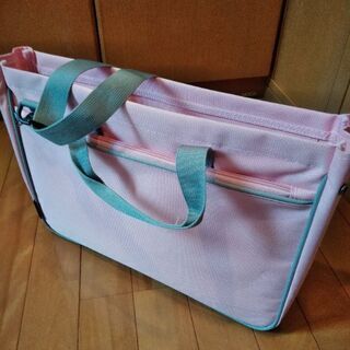 美品　通学用　丈夫なピンクの手さげ　肩ベルト付きバッグ