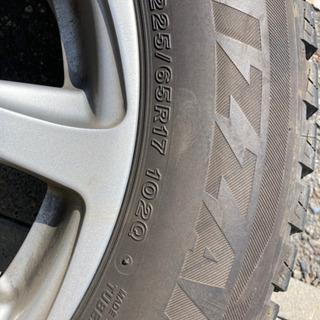 225/65R17 スタッドレスタイヤ、ホイール付き エクストレイル装着