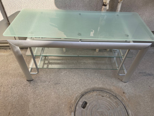 ガラステーブル テレビ台としても使えます。美品