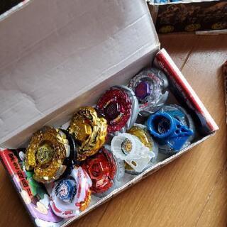 ベイブレード、爆丸、カード類