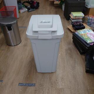 プラスチック製ゴミ箱　グレー　その2