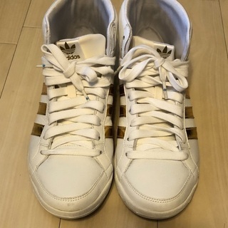 スニーカー　adidas アディダス 24.5cm