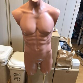 男性のマネキンを無料でお譲り致します。