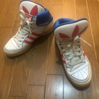 アディダス（スニーカー）