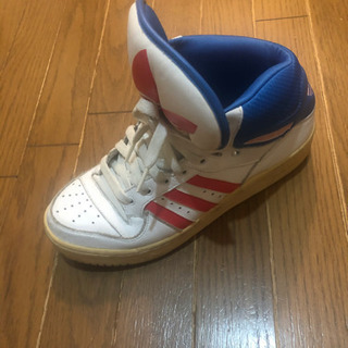 アディダス（スニーカー）の画像