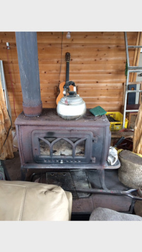 薪ストーブ  埼玉県 上尾市 引き取り限定  現金払いのみ 日程調整必要