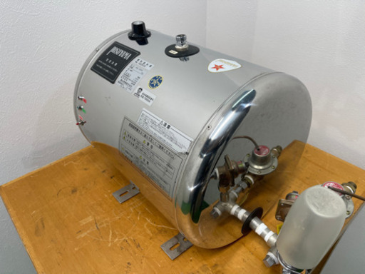 HOSOYAMA／細山熱器　業務用　小型電気温水器　２０L　台下床置型　２０１５年製　HEL-20TR