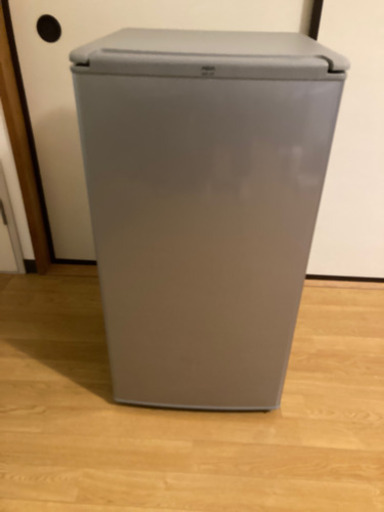 【取引予約済】75ℓ冷蔵庫　AQUA AQR-81E