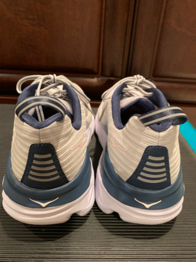 ランニングシューズ【HOKA one one】レディース