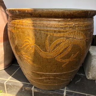 大きな壺？かめ？の画像