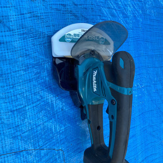 4連休取引出来る方値引きしました。芝刈り機セット1シーズンのみ使用しました。の画像