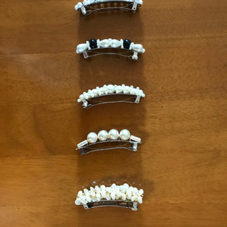 ６個まとめて。パール風ヘアアクセサリー