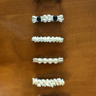 ６個まとめて。パール風ヘアアクセサリーの画像
