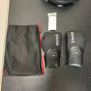 【中古】アプリ接続可能ボクシンググローブとパンチ器具の画像