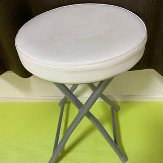 椅子　ニトリ　ホワイトの画像