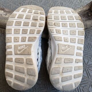 NIKE スニーカー グレー 15.0cmの画像