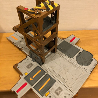 【値下げしました】基地に変身メーター　トミカ　カーズ　おもちゃの画像