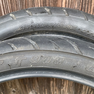 値下げwバイク用タイヤ前後セットの画像