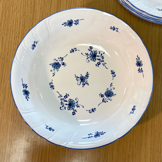 ノリタケ　少し深さのある器