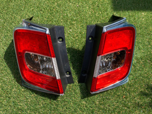 【取引完了】ホンダフリードハイブリッドテールランプ