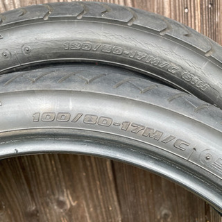 値下げwバイク用タイヤ前後セット2の画像