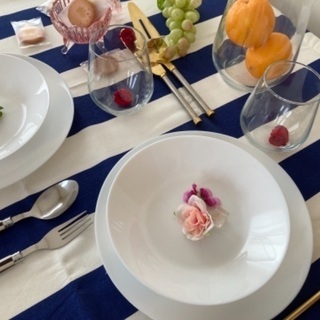 edible flower食べれるお花でIKEA食器で簡単テーブルの画像