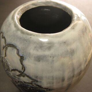 ひろ窯　藤井敬之作　白釉椿模様花瓶の画像