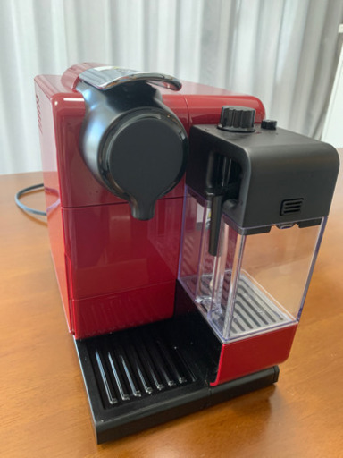 ネスプレッソ　コーヒーメーカー
