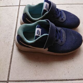 NIKE 18.5センチ スニーカー