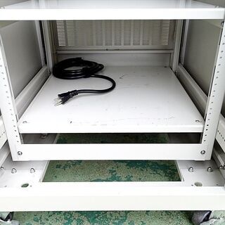 山口)下松市より サーバーラック W60×D70×H109cm キャスター付き BIZHD06H