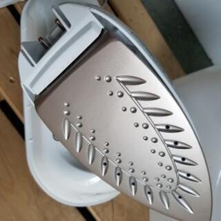 取引中チャ☆パナソニック コードレススチームアイロン2016年製☆の画像