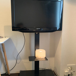 32V型テレビ　TOSHIBA REGZA テレビスタンド付き　2013年製 32V型テレビ TOSHIBA REGZA テレビスタンド付き 2013年製